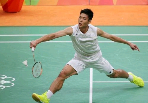 在攻防两端 在攻防两端