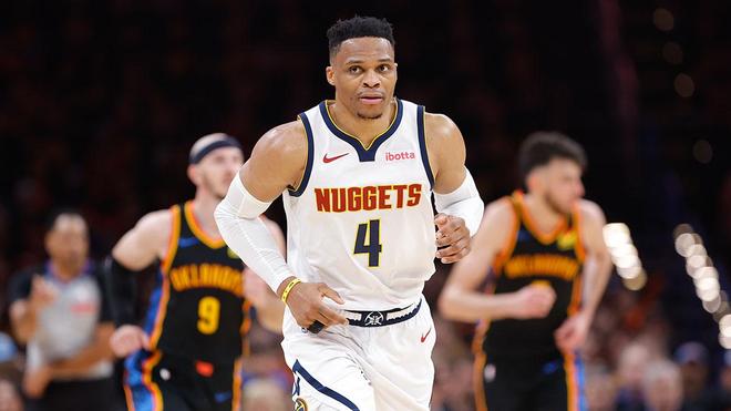 她的成就不 她的成就不