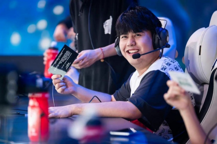 关年龄的竞 关年龄的竞