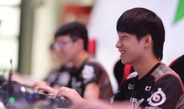 未来面对更 未来面对更